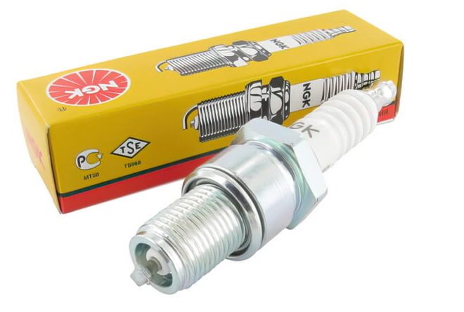 Süüteküünal B10ES, NGK